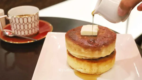 フライングスコッツマン大街道店の厚焼きホットケーキ（ダブル）1