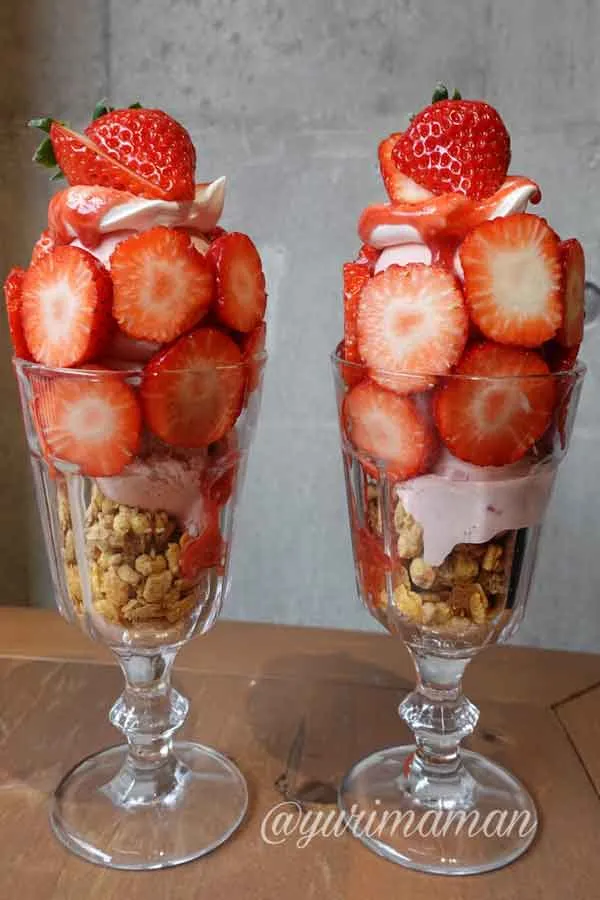 桜かふぇのいちごパフェ - ゆりママんブログ 桜かふぇのいちごパフェ