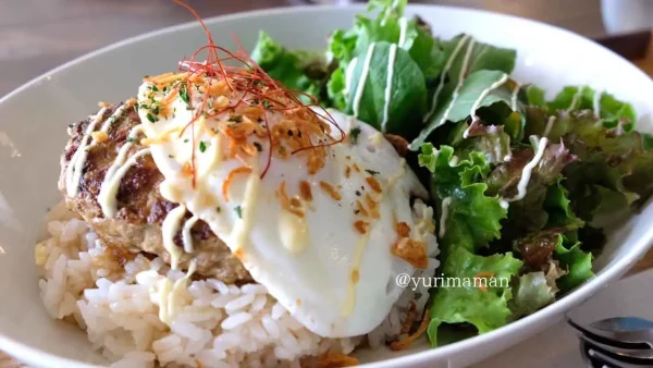 ユニフルコーヒーボックスのロコモコランチ