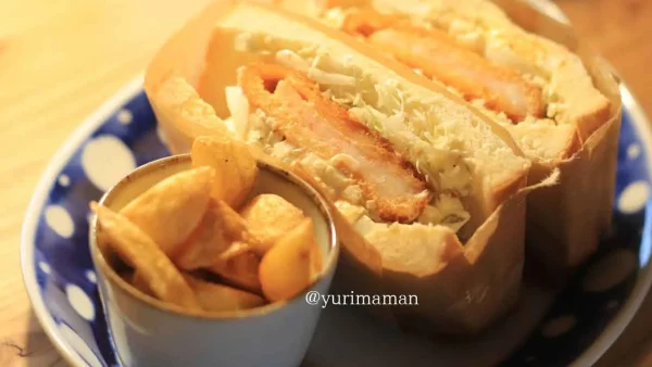 カフェスタンドトットのえびカツタルタルサンド