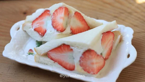 いちご日和の「いちごサンド」店内飲食の場合