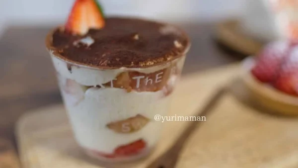 いちご日和のテイクアウトスイーツ「いちごティラミス」