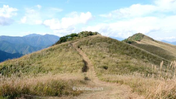 塩塚展望台すすきの山に囲まれたビュースポット2