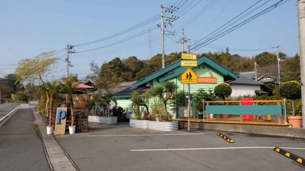 バロードーナツの駐車場（松山市のドーナツ専門店）