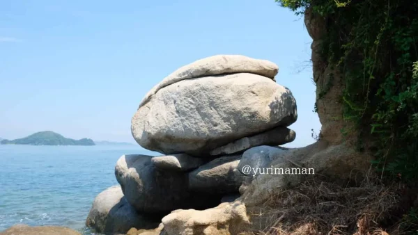 海の中に浮かぶように見える白石の鼻巨石群の神秘的な景観1 - ゆりママんブログ 海の中に浮かぶように見える白石の鼻巨石群の神秘的な景観1