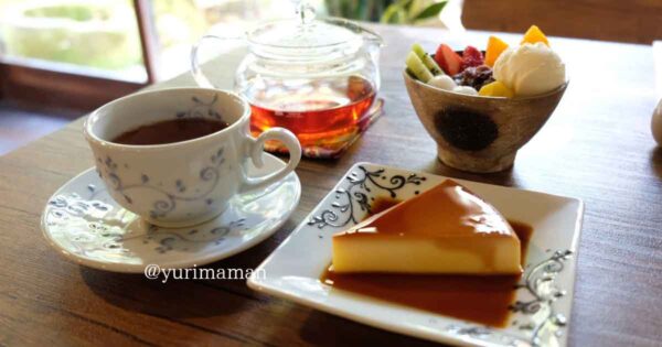 内子町の古民家カフェ「なるカフェ」のカスタードプディングとクリームあんみつ