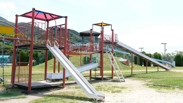 ふたみ潮風ふれあい公園の巨大遊具1