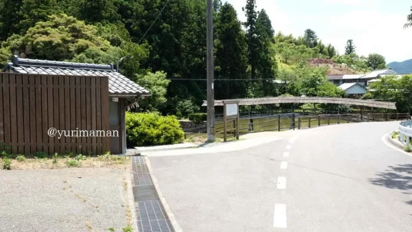 弓削神社（内子町）道幅が狭いので注意が必要