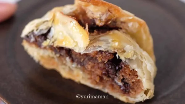 松山市のパイ専門店「Tsutsumi」の実食したパイ（チョコ）