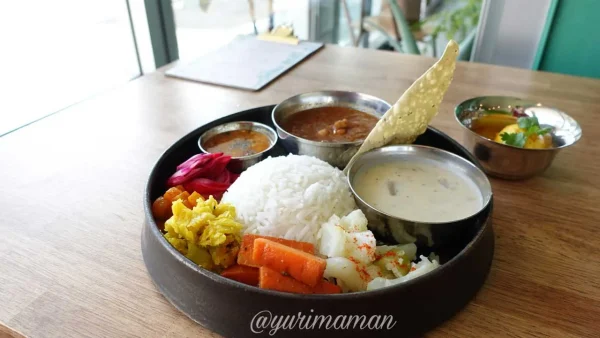 やまのカレーランチ（西条市）1