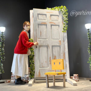 すずめの戸締まり_椅子後ろ戸サムネイル画像