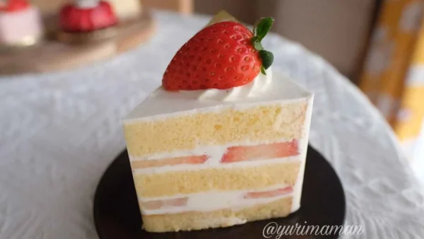 四国中央市のケーキ屋「パティスリーモワティエ」のいちごのショートケーキ