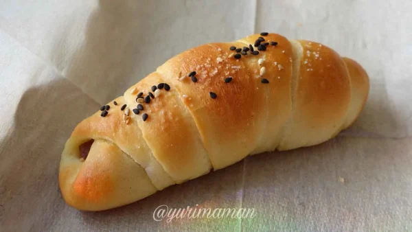 sansanパン工房（久万高原町）紅あずま入り塩パン