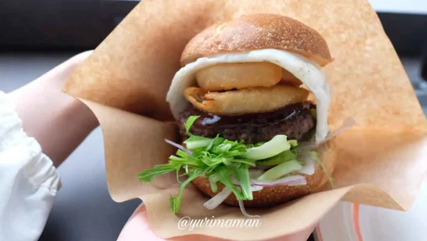 うみいろの「デミたまバーガー」今治市菊間町2
