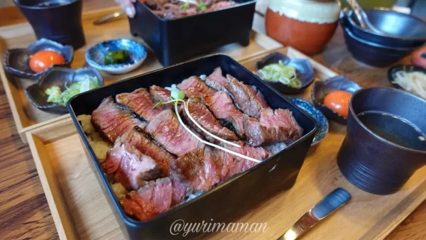 焼肉ちかきのお肉を使った肉重ランチ、畑寺の旧店舗「焼鳥ちかき狼煙」で提供1