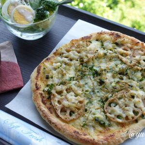 海を見下ろすカフェピザランチ2