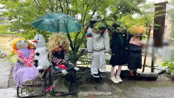 あじさいロード山田（愛媛・新居浜）「アナ雪」のキャラクターと新居浜の学生たち