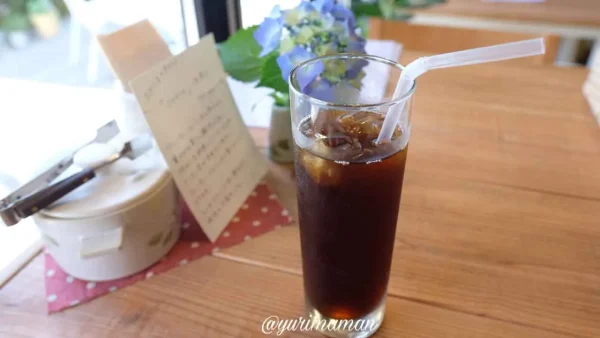 西予市カフェ「cafe花と絵と珈琲」アイスコーヒー