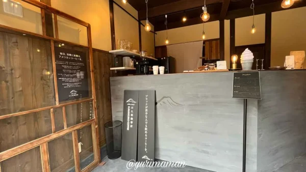 大洲カフェ「川久保珈琲店」内観写真_レトロな雰囲気が魅力1