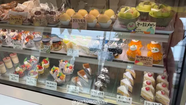 パティスリージュリアンのケーキのディスプレイ - ゆりママんブログ パティスリージュリアンのケーキのディスプレイ