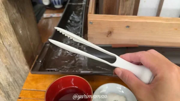 そうめんセットについてくるトング（坪内家流しそうめん・砥部町）
