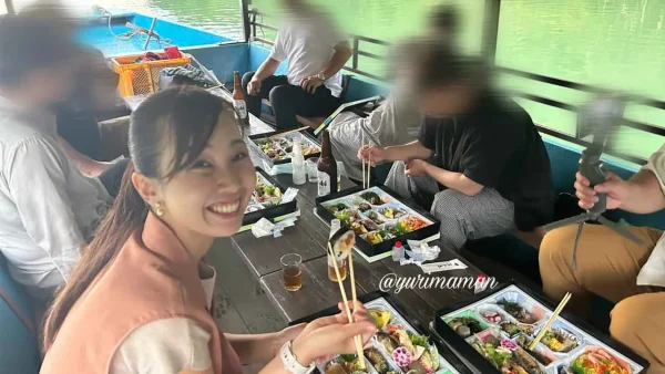 大洲のうかいの屋形船での食事