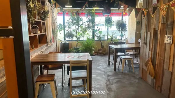 モネノニワ（松山市三番町）内観写真1