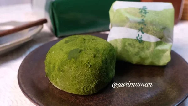 抹茶と生クリーム、こしあんが入った霧の森大福 - ゆりママんブログ 抹茶と生クリーム、こしあんが入った霧の森大福