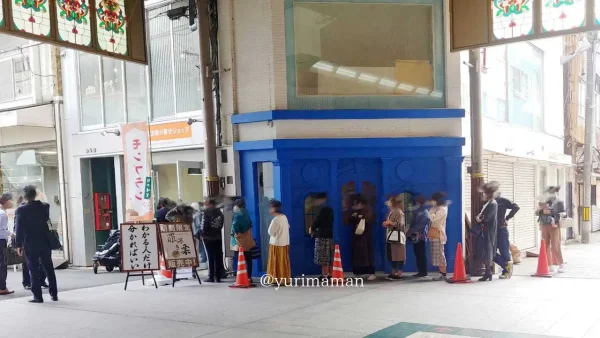 罪深き栗の店舗前にできた行列