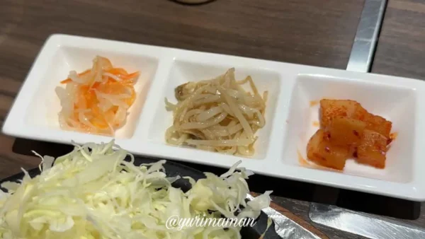 焼肉ちかき本店のランチとセットで付いてくるキムチとナムル - ゆりママんブログ 焼肉ちかき本店のランチとセットで付いてくるキムチとナムル
