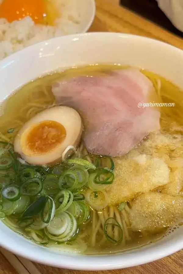 浜堂（はまんど）新居浜店の朝ラーメン1
