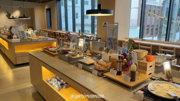 松山市の人気モーニング｜レフ松山市駅ホテルの朝食ビュッフェ会場の様子