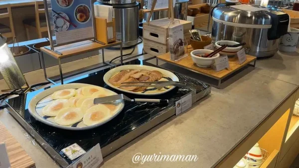 今治名物・焼豚玉子飯を自分で盛りつけできるビュッフェコーナー｜松山の朝ごはんスポット