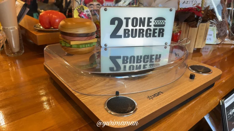 ツートーンバーガー内観写真2