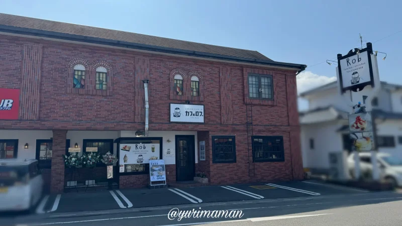 カフェロブ新居浜店_駐車場