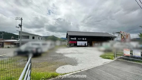 とんかつ丸七愛媛店の駐車場（西予市）