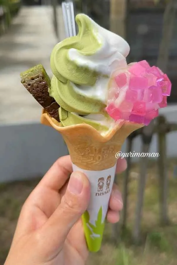 西条市おおさかや蔵はちのあじさいソフト
