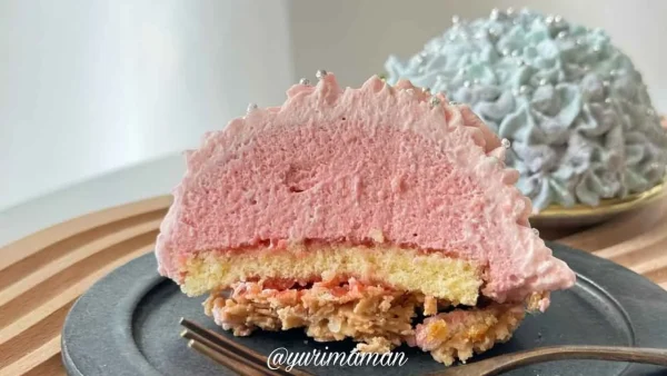 四国中央市パティスリーモワティエのあじさいケーキ2