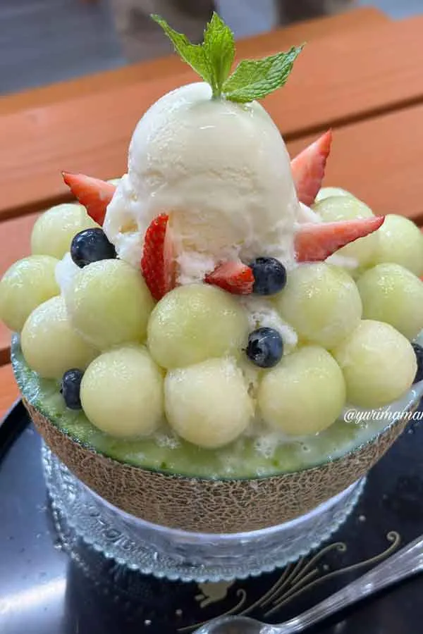 大洲市・沢井青果のメロンパフェかき氷｜半玉メロンを器にした夏限定スイーツ1