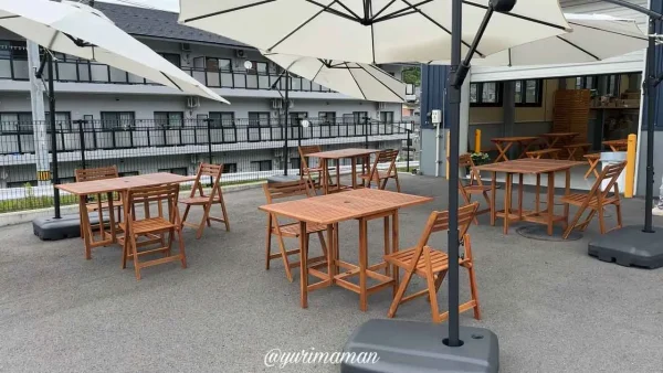 沢井青果のテラス席とイートインスペース｜ペット・ベビーカーOKの休憩スポット