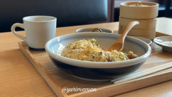 炒飯専門店トーマス_チャーハンランチ砥部焼