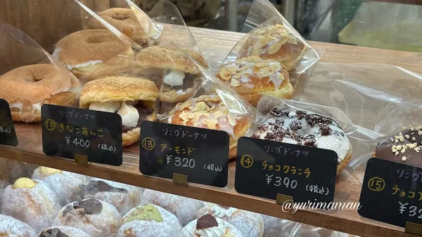 Donuts Tree 新居浜市のドーナツ店のディスプレイ-3