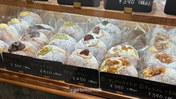 Donuts Tree 新居浜市のドーナツ店のディスプレイ-2