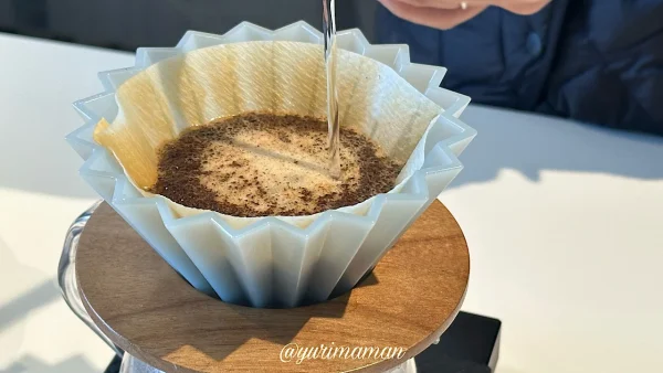 COFFEE STAND Díaでは一杯ずつドリップしてくれる