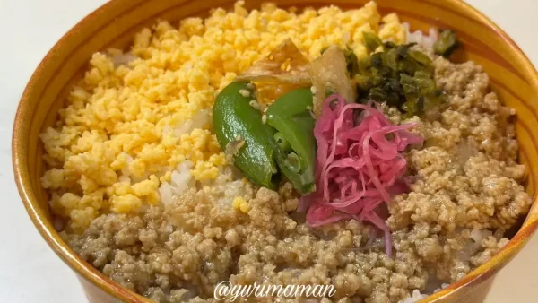 旨飯屋うま幸_甘辛いそぼろとふわふわ卵の特製そぼろ丼