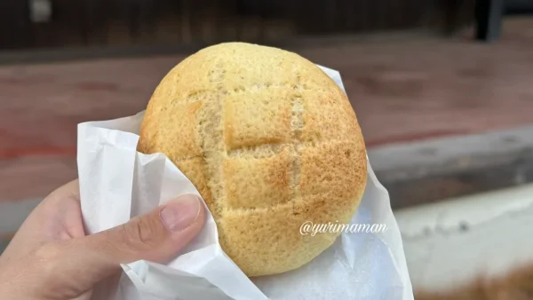 山ちゃんパン店舗では焼きたてが食べられる