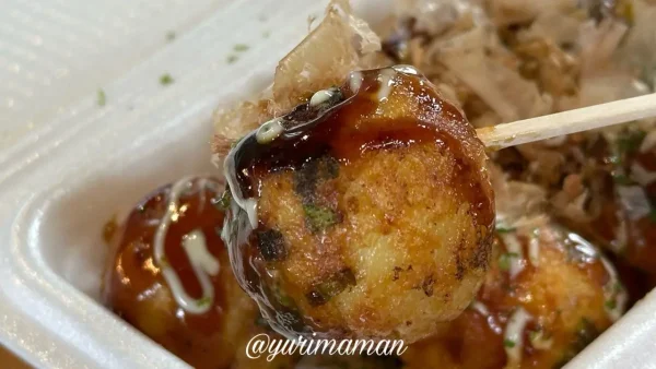 今治市朝倉の「あさぎいろ」で販売されている小玉サイズのたこ焼き2