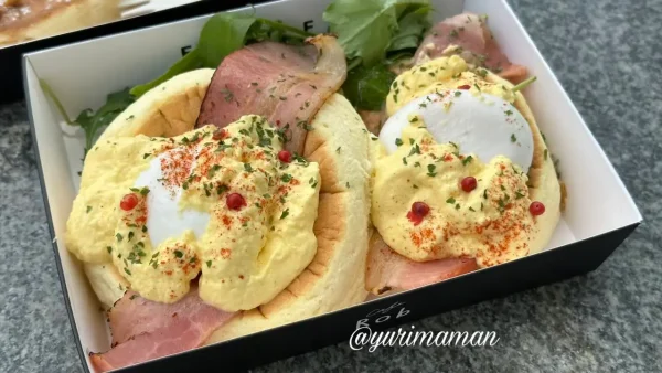 KAMENOCOのエッグベネディクトパンケーキ1