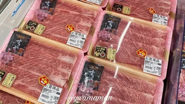 母の日セール当日の精肉売り場の様子（木村チェーン三島店）