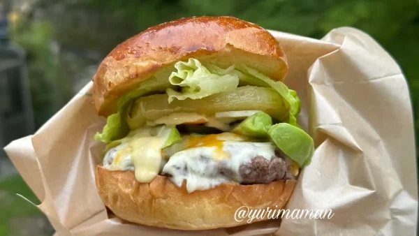 和牛100%パティのチーズバーガーセット｜久万高原町のNinepyで味わう本格グルメ2